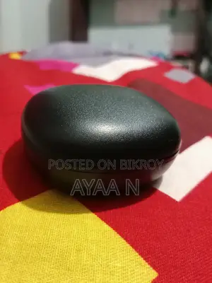 ব্যবহৃত তবে ফ্রেশ কন্ডিশনের হেডফোন বিক্রি।