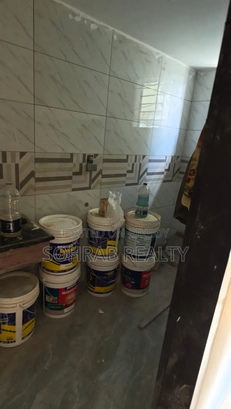 3bdrm Apartment in Sohrab Realty, Rampura for sale