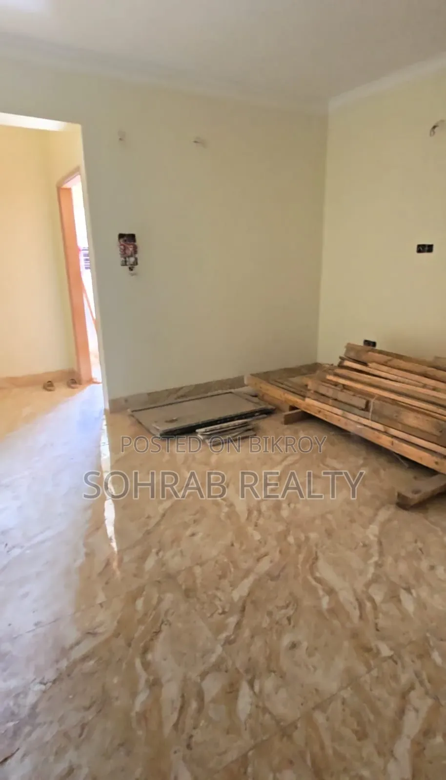 3bdrm Apartment in Sohrab Realty, Rampura for sale