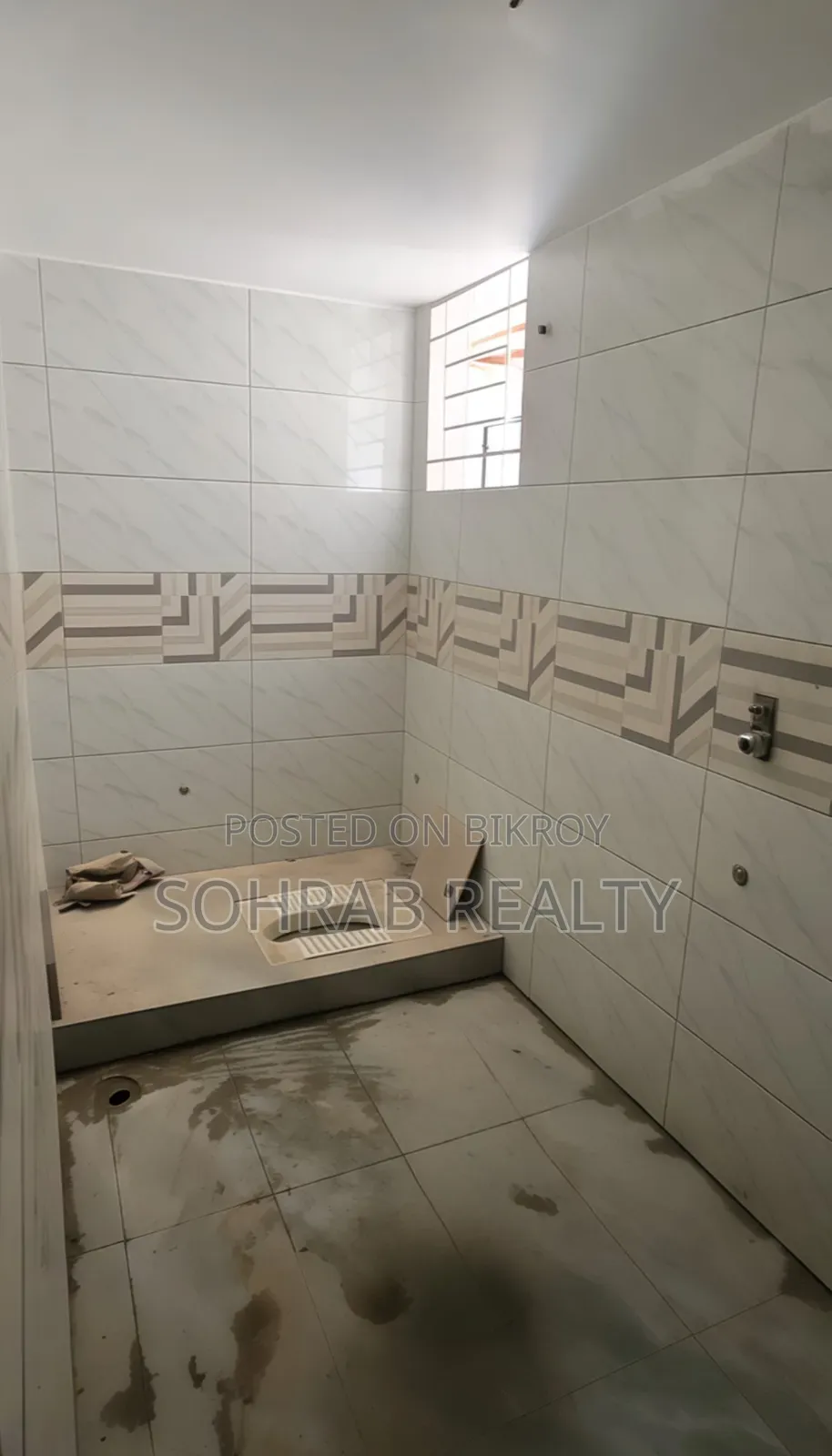 3bdrm Apartment in Sohrab Realty, Rampura for sale