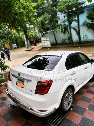 Toyota Axio 2017 Pearl