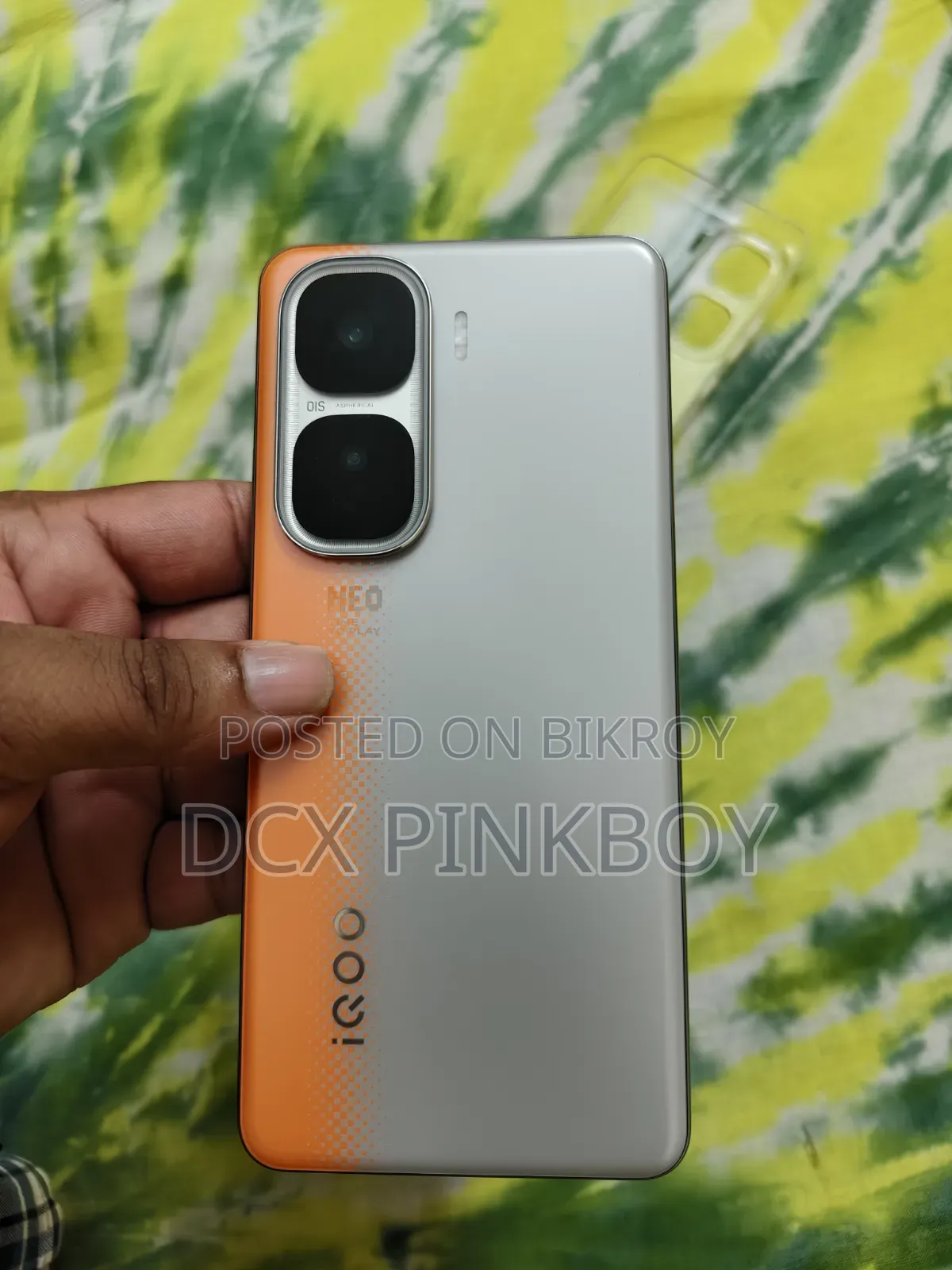iQOO 8 GB Orange