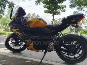 Suzuki GSX-R150 2017 Yellow