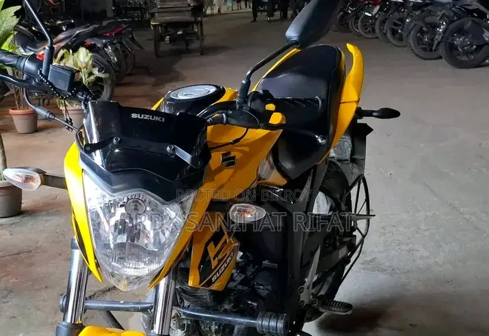New Suzuki Gixxer 2025 Yellow
