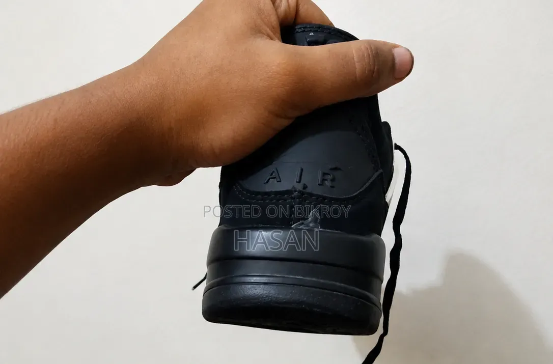 Air Jordan 4 Black Cat Edition