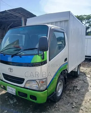 টয়োটা ডায়না কভার ভ্যান ২০০২ সাদা