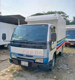 Nissan Cover Van 2002