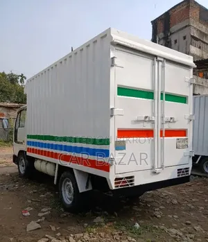 Nissan Cover Van 2002