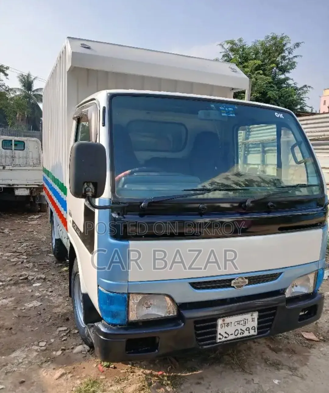Nissan Cover Van 2002