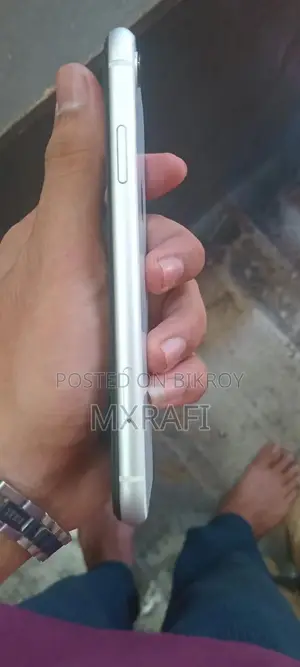 Apple iPhone XR 64 GB White