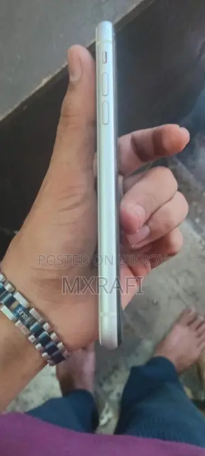 Apple iPhone XR 64 GB White