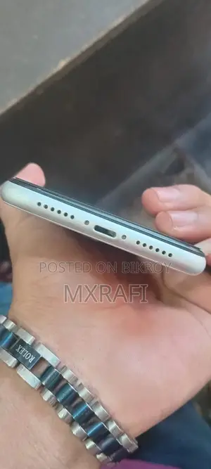 Apple iPhone XR 64 GB White