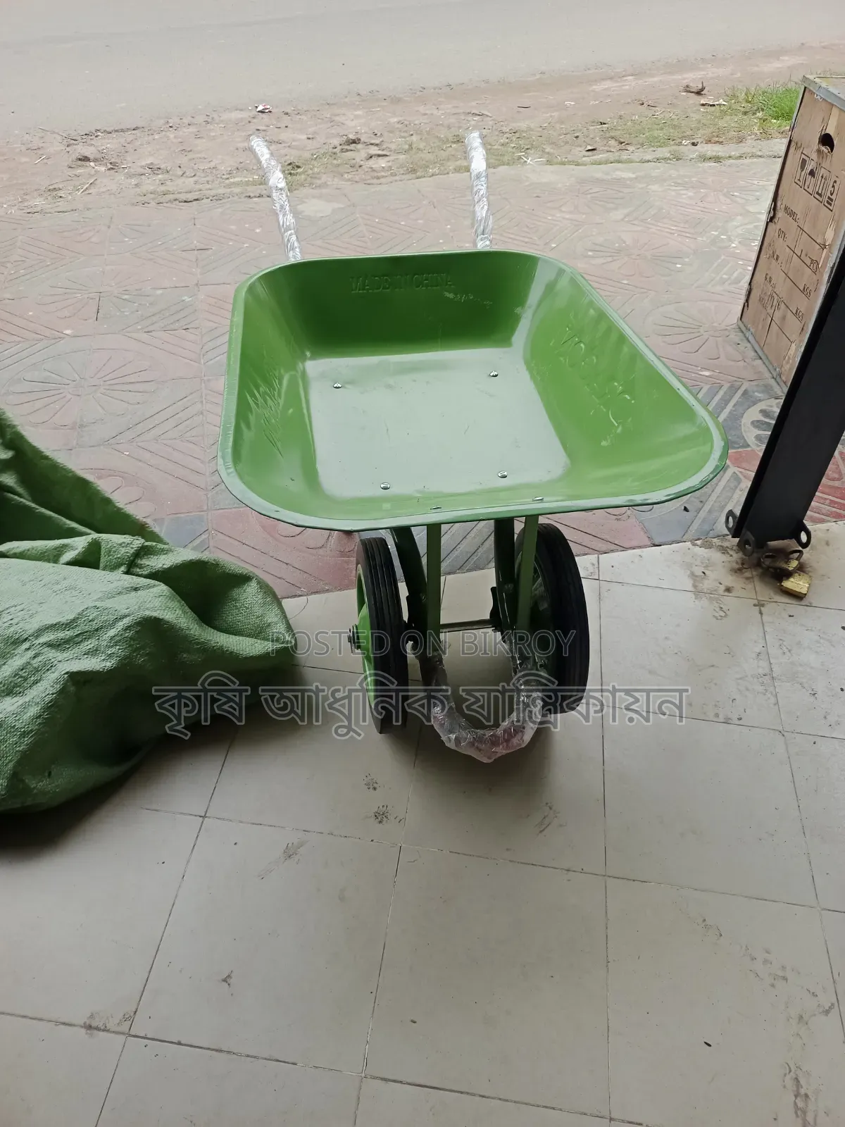 টলি গাড়ি 2 চাকা