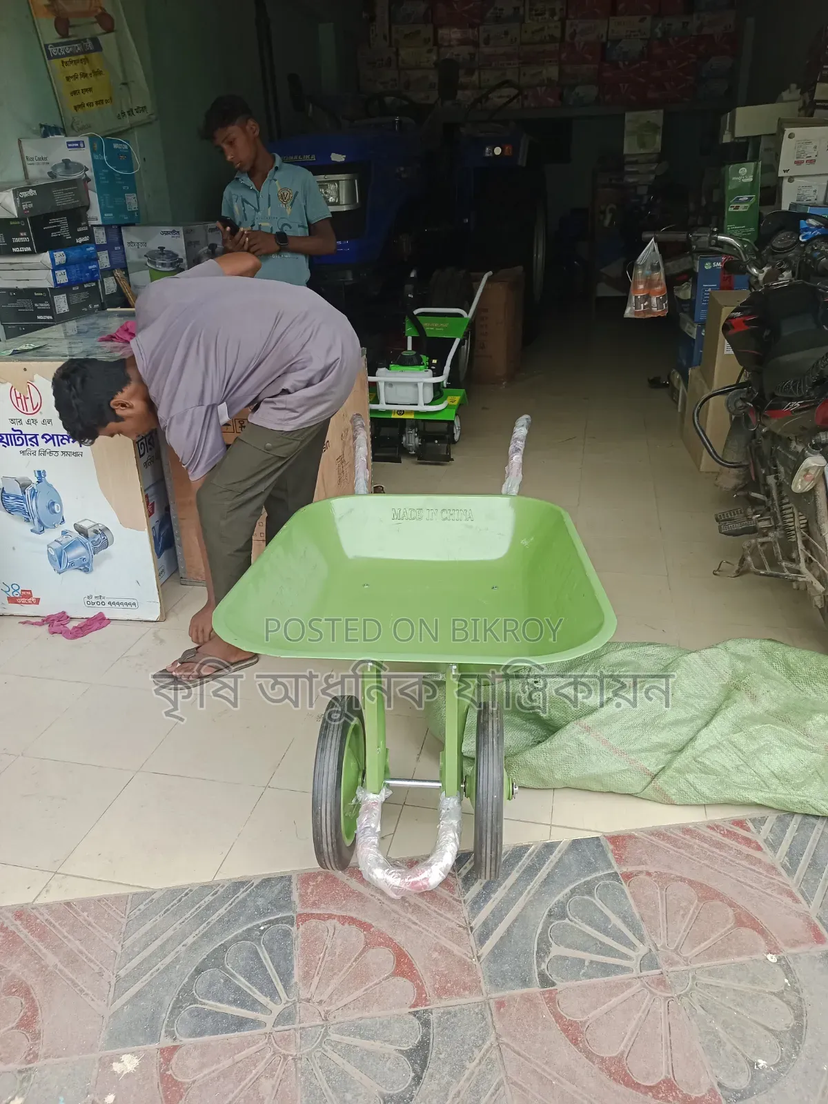 টলি গাড়ি 2 চাকা