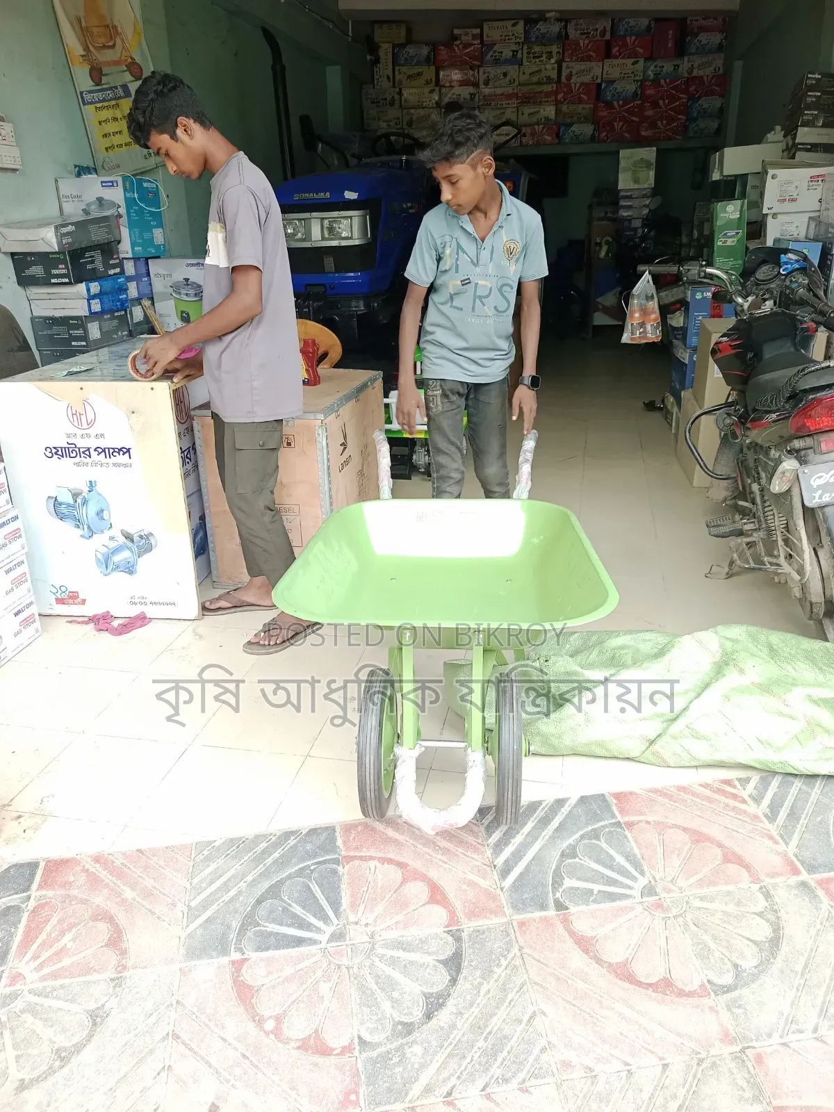 টলি গাড়ি 2 চাকা