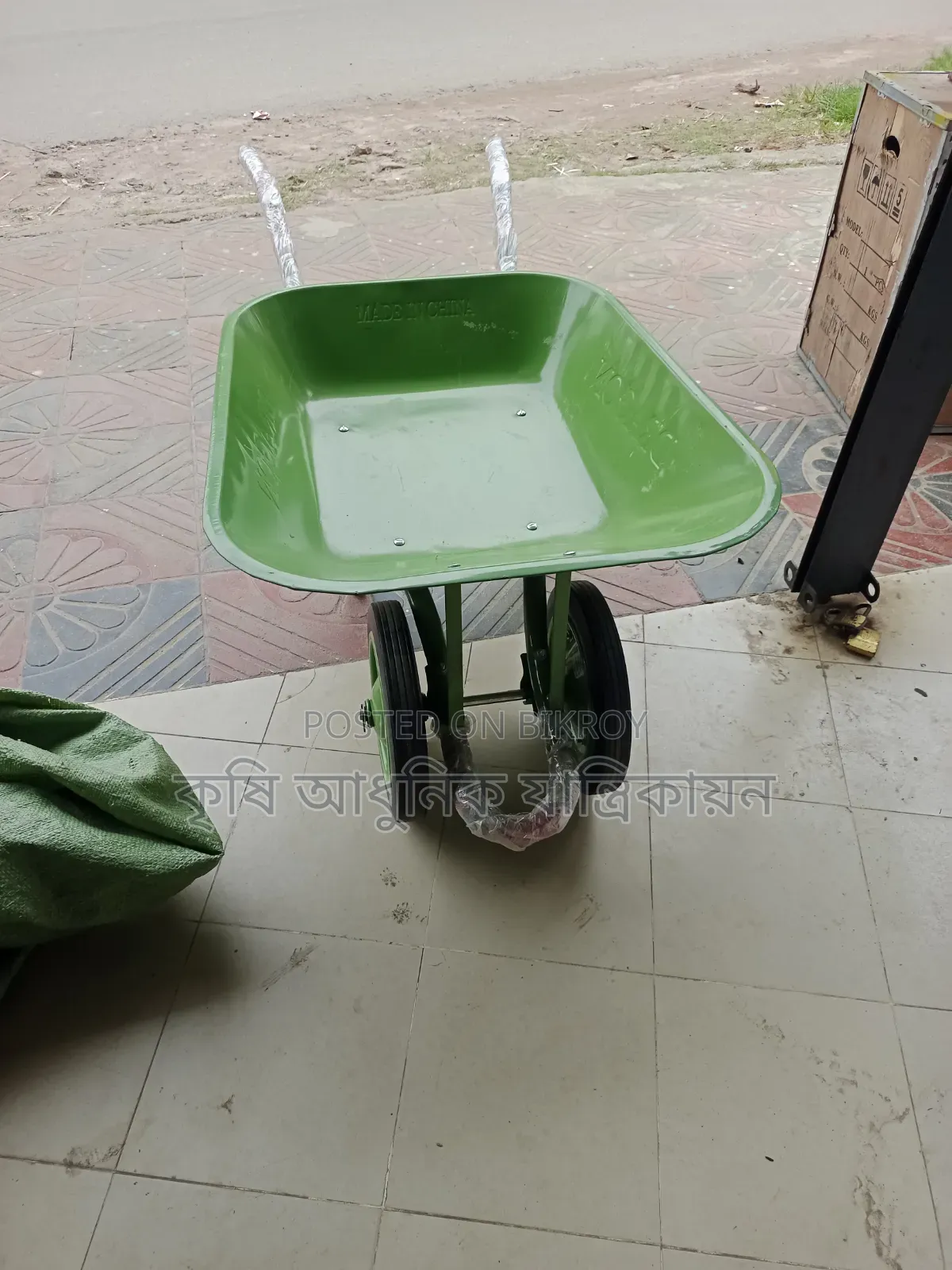 টলি গাড়ি 2 চাকা