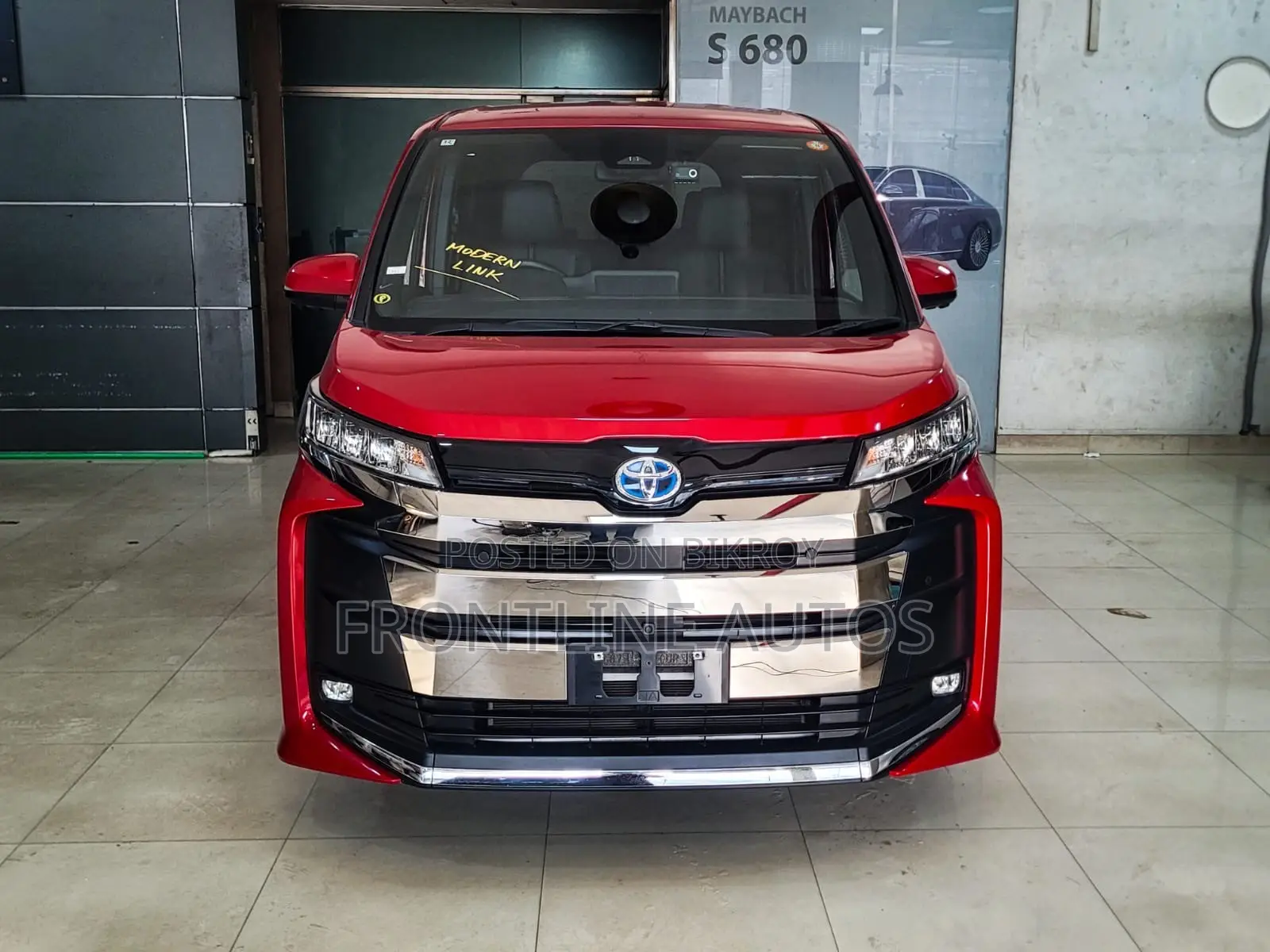 Toyota Noah 2022 Red