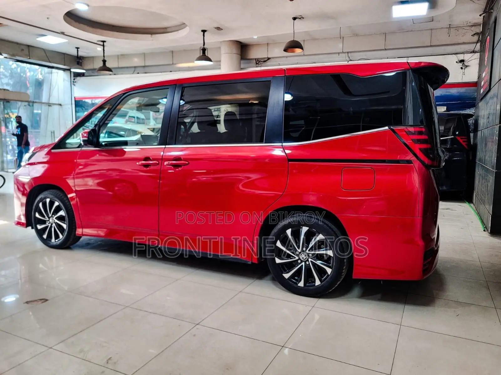 Toyota Noah 2022 Red