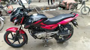 বাজাজ পালসার ১৫০ ২০১৬ কালো