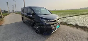 Toyota Noah 2017 Blue