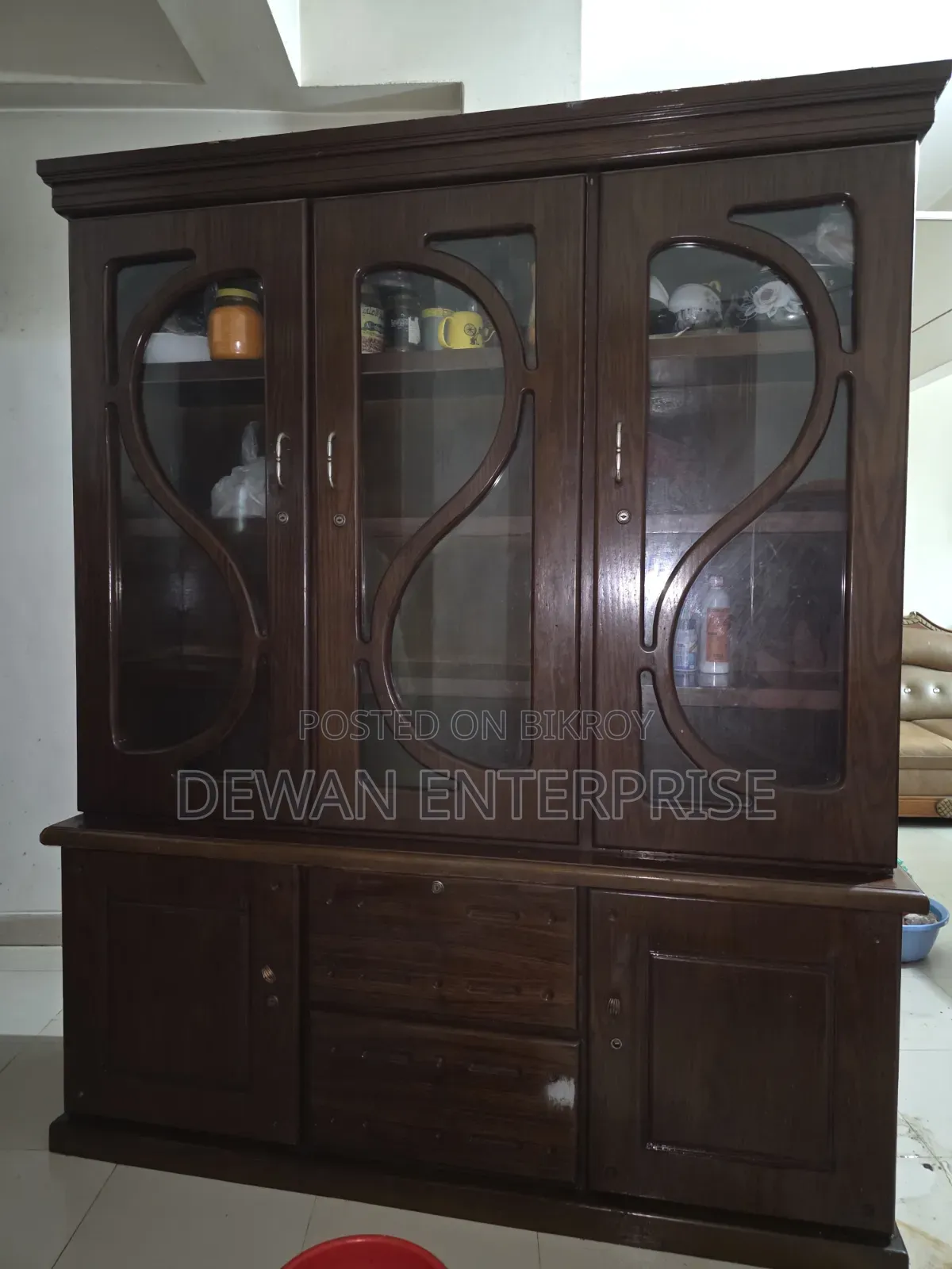 শোকেস বিক্রয়