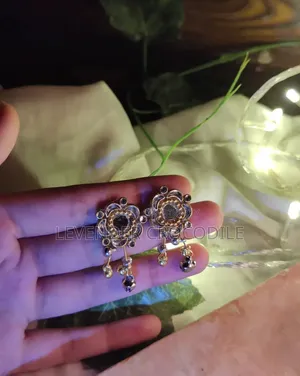 Earrings • Budget Friendly🤍Each Earrings Only↓