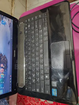 Laptop Toshiba Satellite M840 4GB Intel Core i5 SSD 256GB
