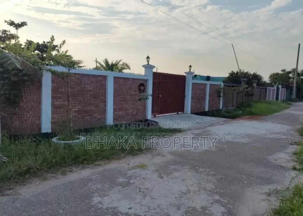 300ft Expressway 7.5 Katha East at Sector-2