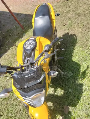 Suzuki Gixxer 2025 Yellow