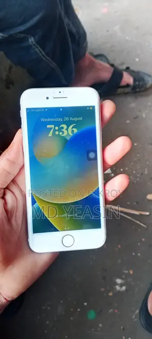 New Apple iPhone 8 64 GB White