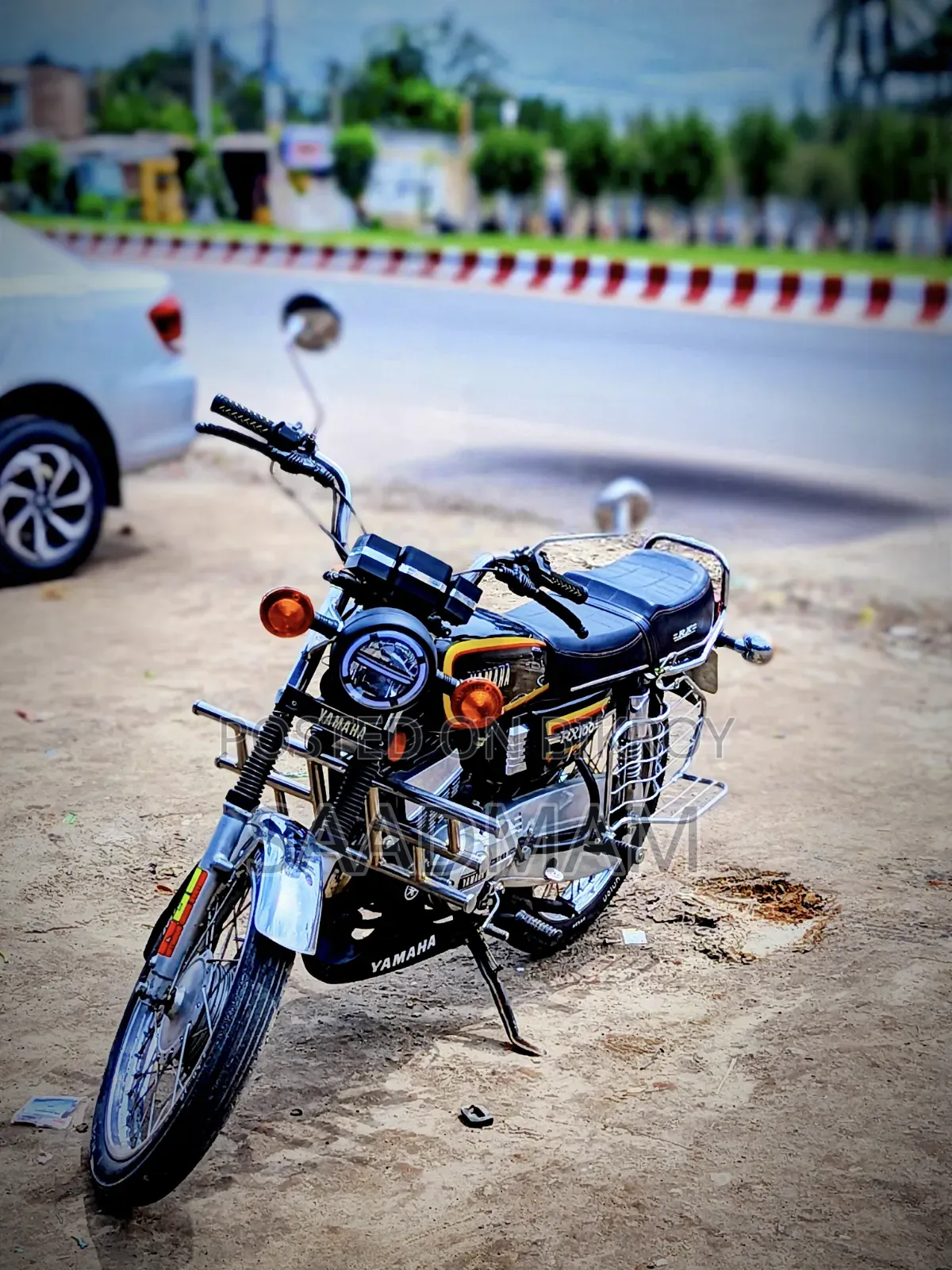 Yamaha 2000 Black