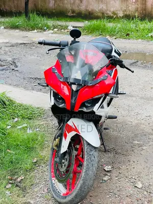 Bajaj Pulsar RS200 2019 Red