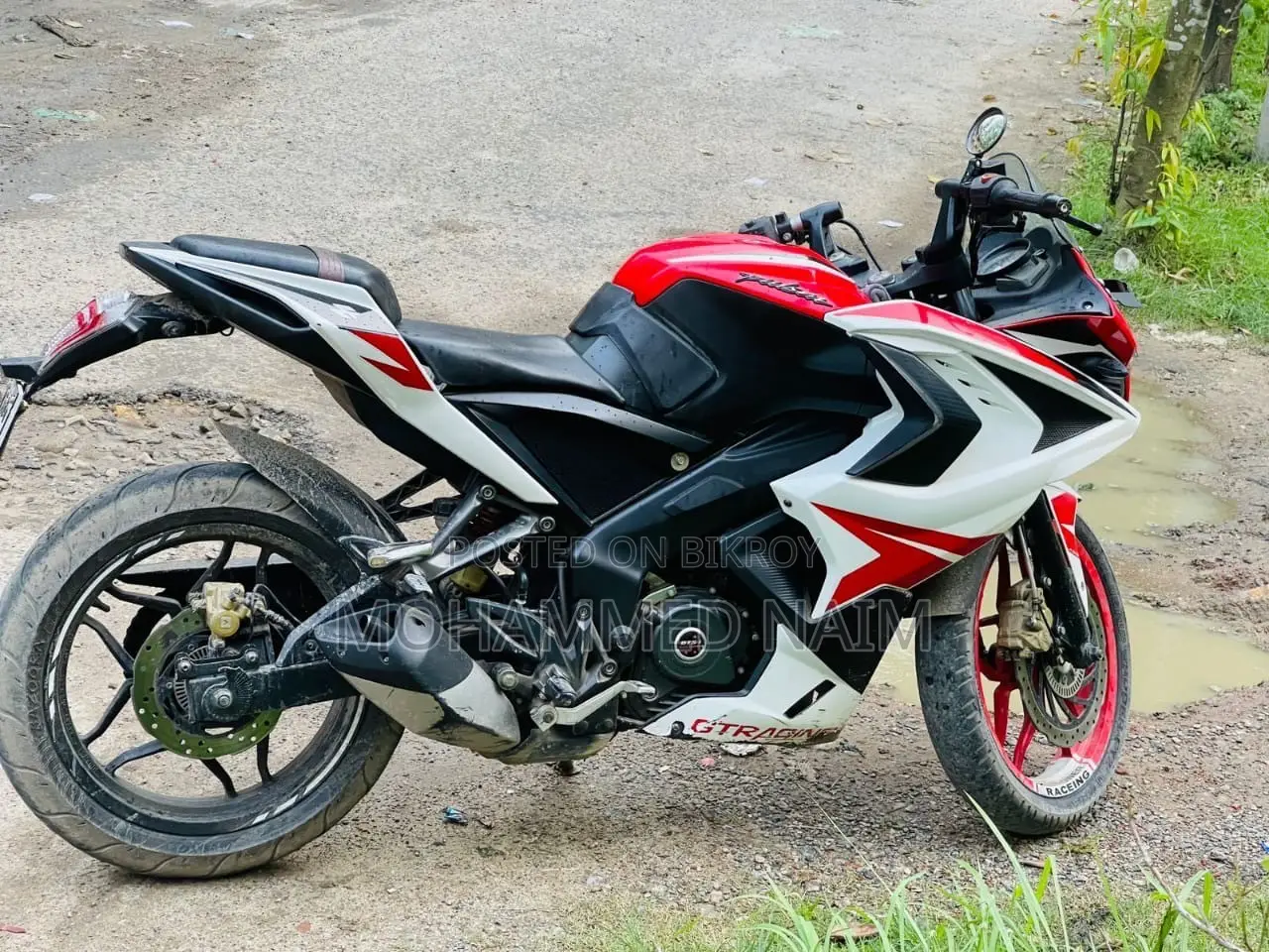 Bajaj Pulsar RS200 2019 Red