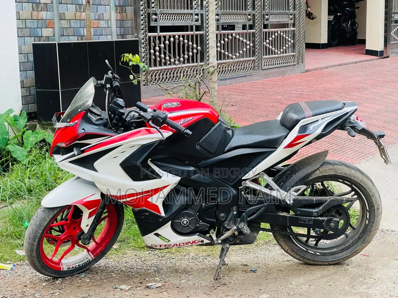 Bajaj Pulsar RS200 2019 Red