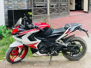 Bajaj Pulsar RS200 2019 Red