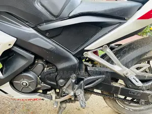 Bajaj Pulsar RS200 2019 Red