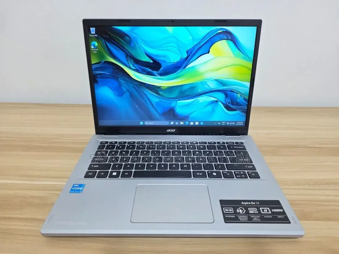 Laptop Acer 3GB Intel SSD 256GB