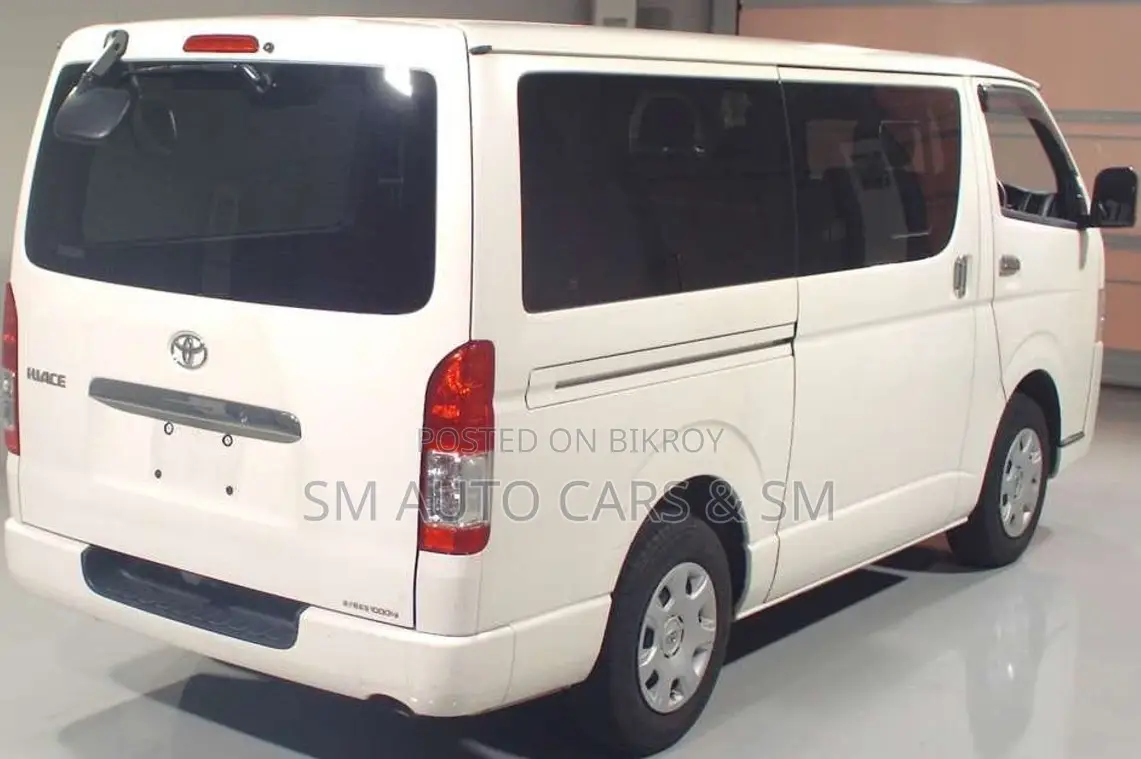 Toyota HiAce 2021 White