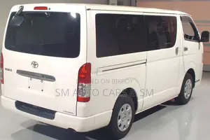 Toyota HiAce 2021 White