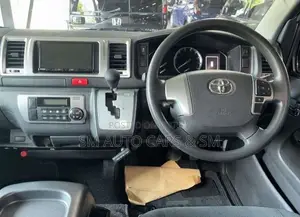 Toyota HiAce 2021 White