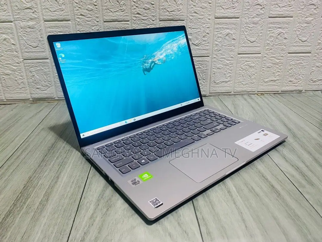 Laptop Asus 3GB Intel SSD 256GB