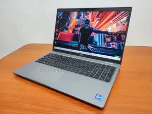 Laptop Dell 3GB Intel SSD 256GB