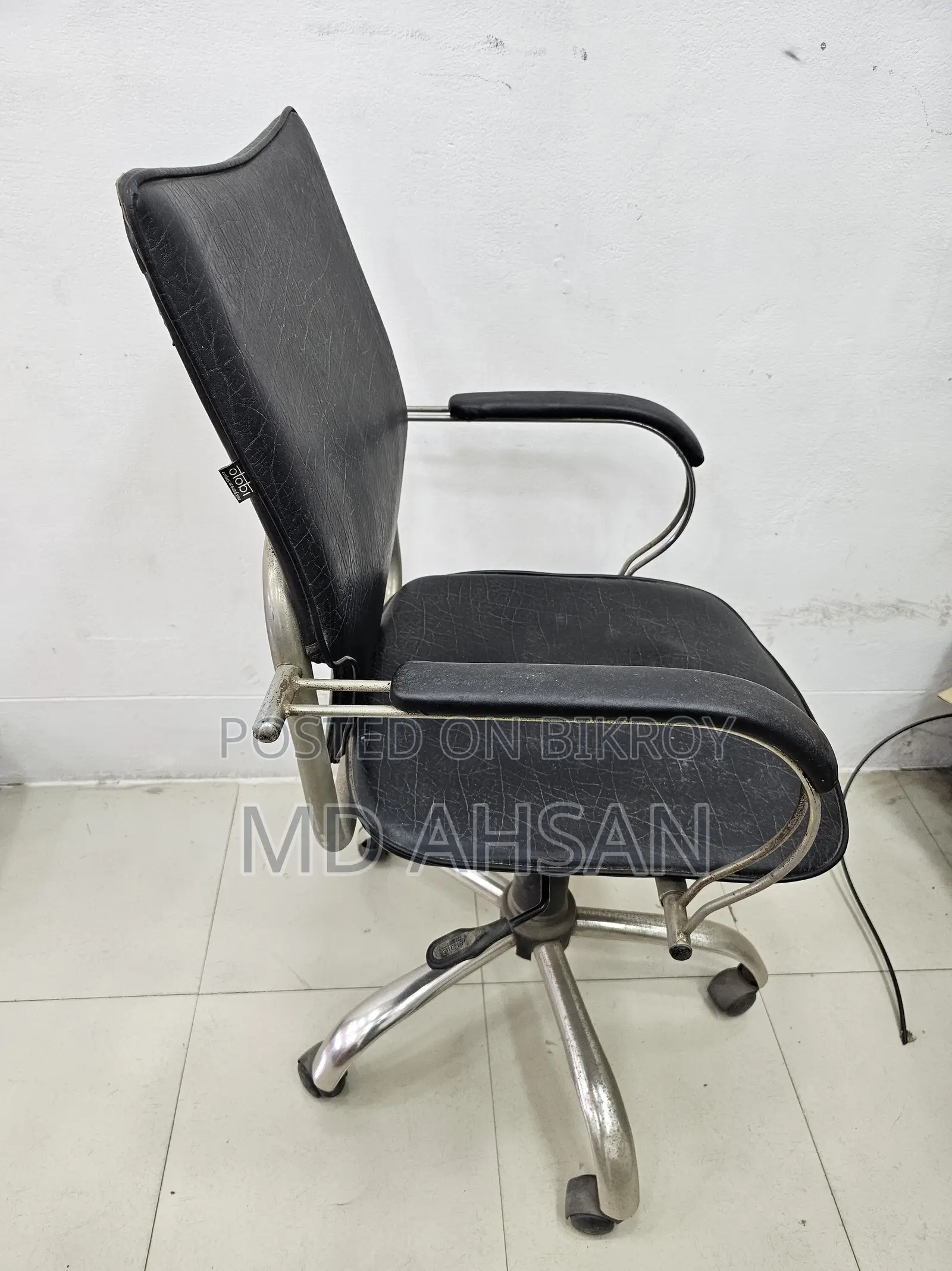 Otobi Executive Chair