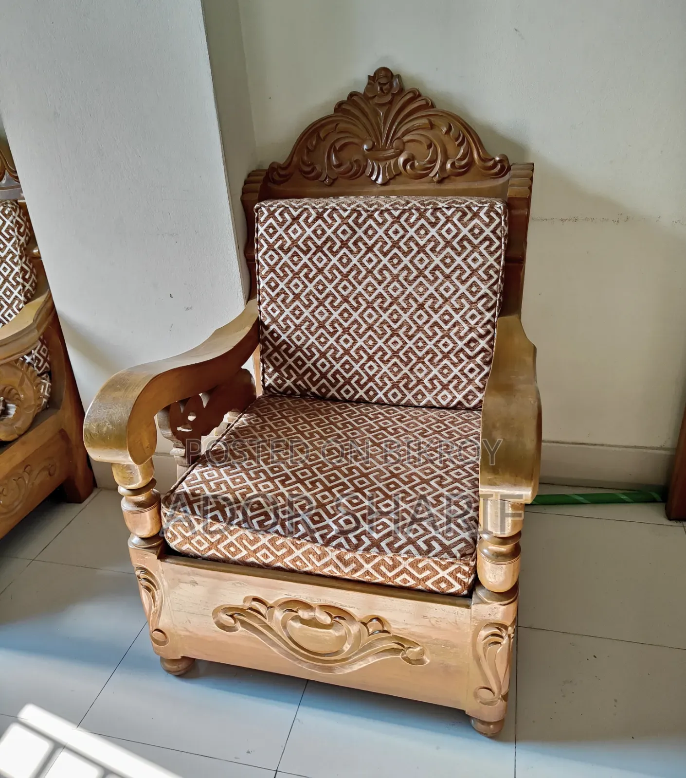 প্রিমিয়াম কোয়ালিটির সেগুন কাঠের সোফা