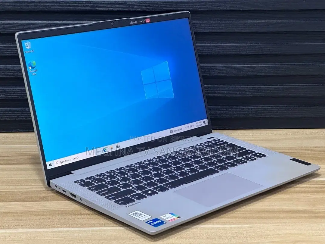 Laptop Lenovo 4GB Intel SSD 500GB