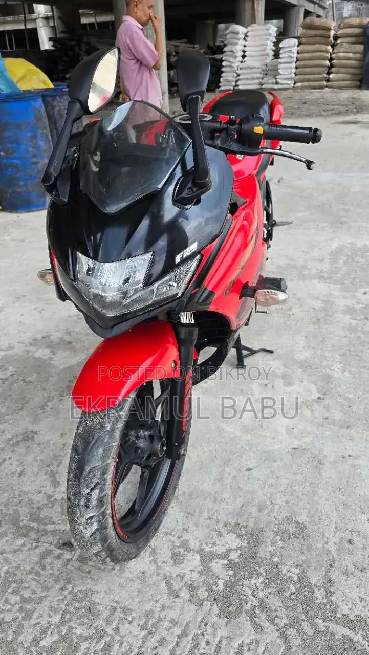 Suzuki Gixxer SF 2022 Red