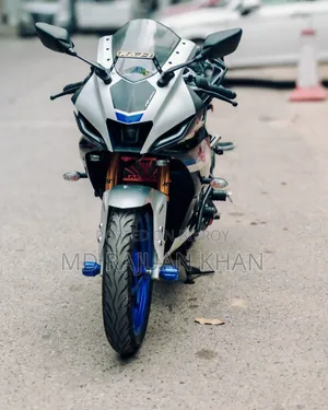 Yamaha R15M 2025 Silver