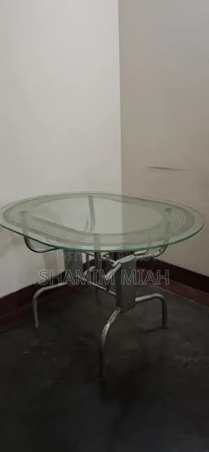 ডাইনিং টেবিল