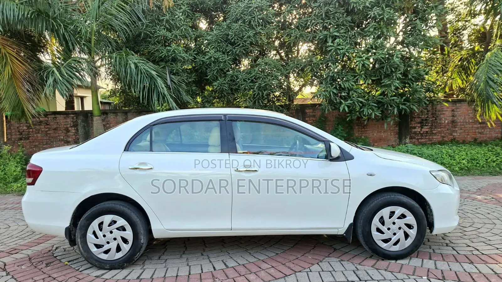 Toyota Axio 2010 Pearl