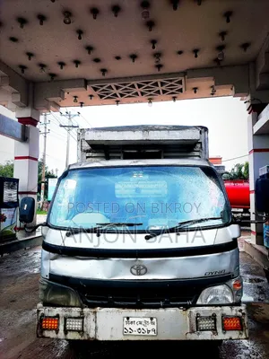 Covered van for carrying one-day-old chicks for urgent sale